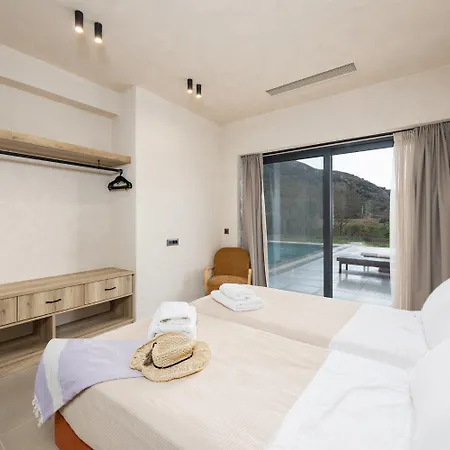 Lilia كاتيليوس