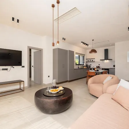 فيلة Lilia كاتيليوس